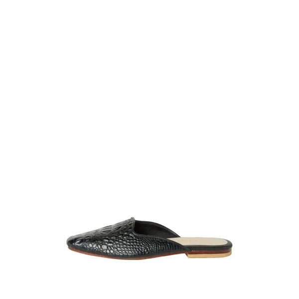 Shop Sarah Stewart Clara mule in black embossed goat skin leather with a vintage-inspired square toe design.